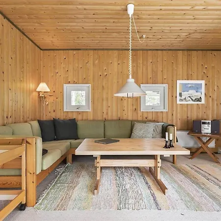 2631 Nexø - Fjælstaunijn 6 *